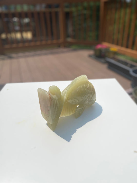 Hand-Carved Green Onyx Fish Sculpture – Natural Stone Décor