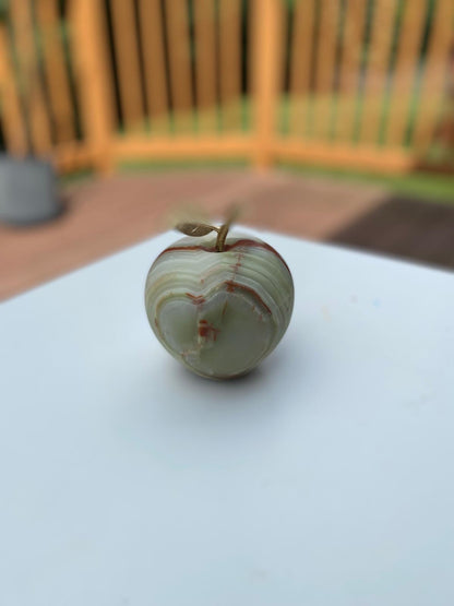 Nature’s Jewel – Hand-Carved Onyx Apple with Leaf